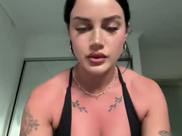 brunettebaddie9